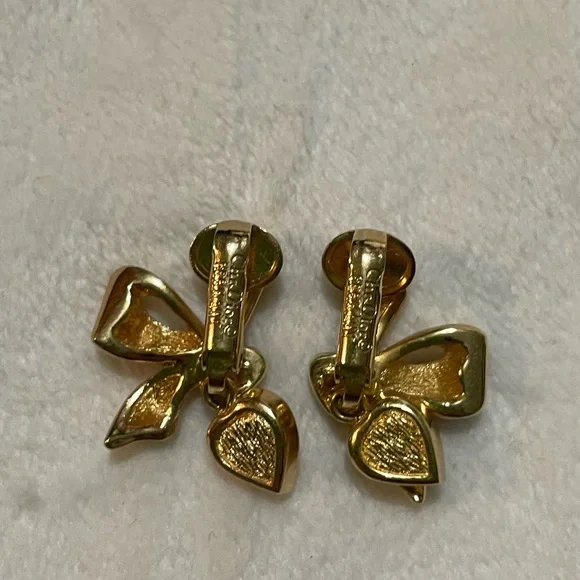 Vintage Christian Dior Bow Earrings 💛